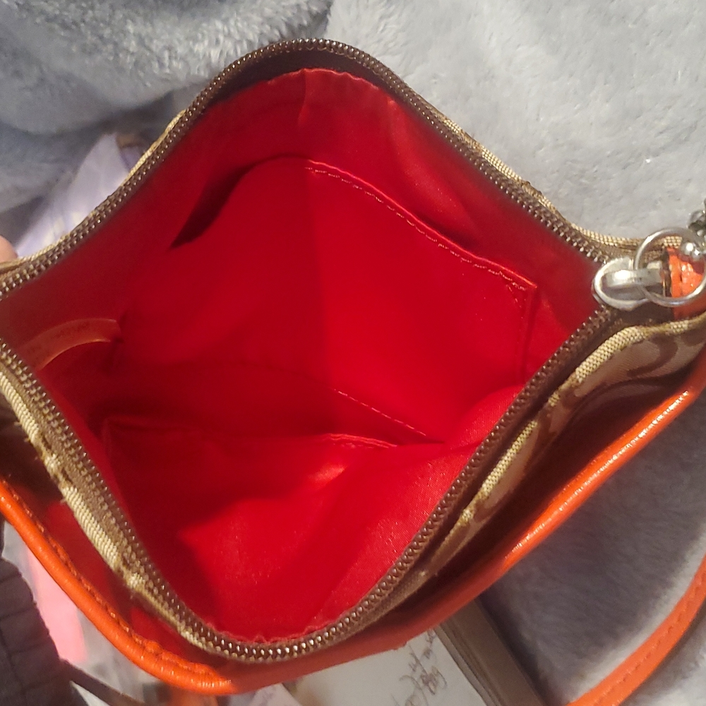 Coach Wristlet - Picture 5 of 7